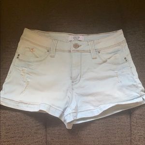 Light washed Jean shorts